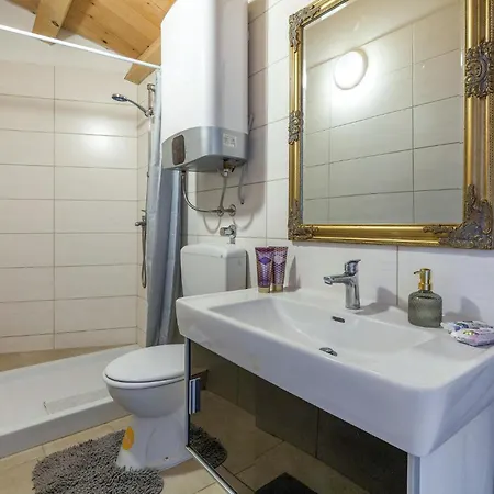 Holiday home Manovel