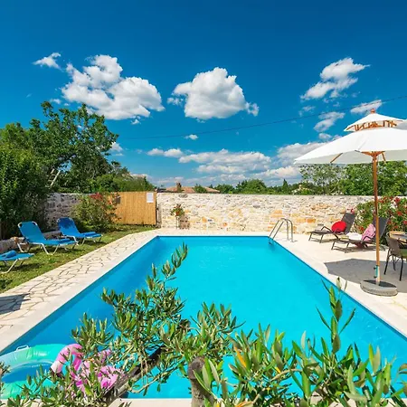 Holiday home Manovel *